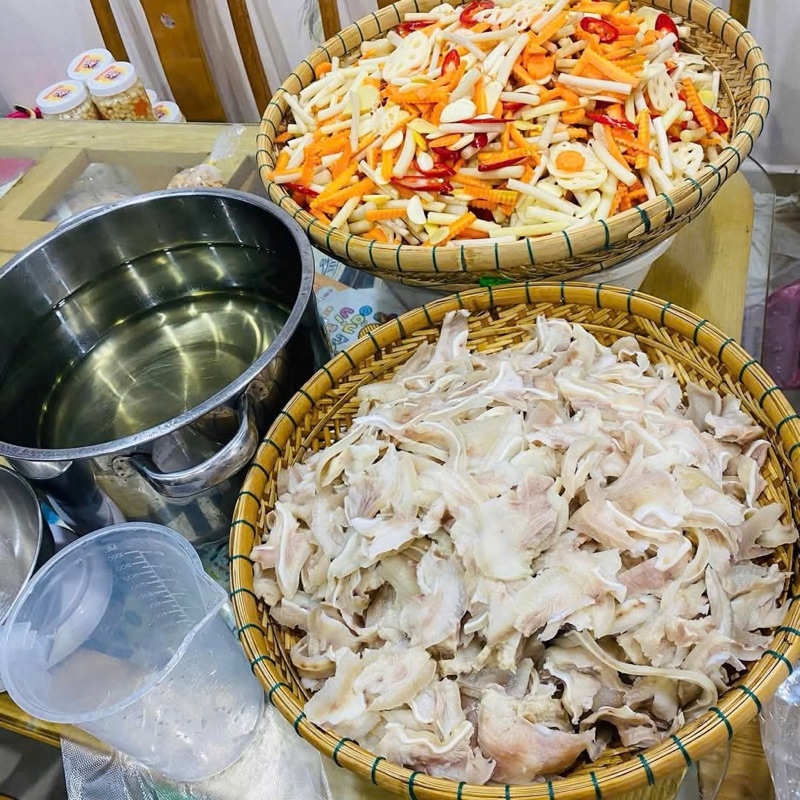[HỎA TỐC SG] Tai heo ngâm rau tiến vua giòn ngon-duoc-ban-tai-Hải Sản Phương Châu