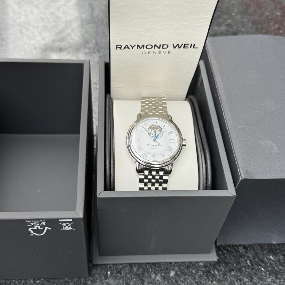 Raymondweil maestro openheart-duoc-ban-tai-Thelegends.vn (Master of Time) - Luxury Watch
