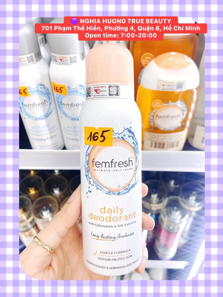 Xịt Thơm Bảo Vệ & Ngừa Viêm Nhiễm Vùng Kín Femfresh Deodorant Spray 125ml-duoc-ban-tai-NGHIA HUONG True Beauty