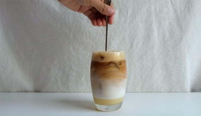 Cà phê sữa tươi-duoc-ban-tai-NHÂN VIP COFFEE