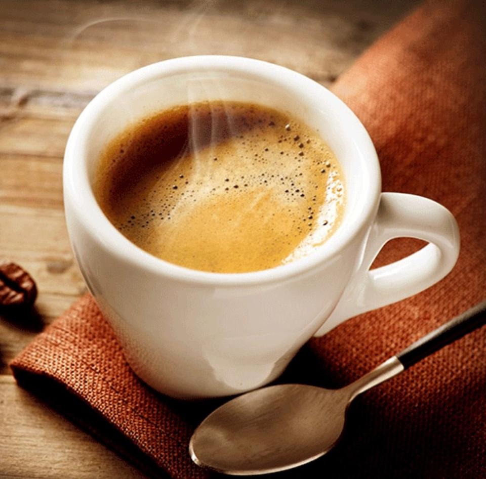 Cà phê sữa nóng-duoc-ban-tai-NHÂN VIP COFFEE