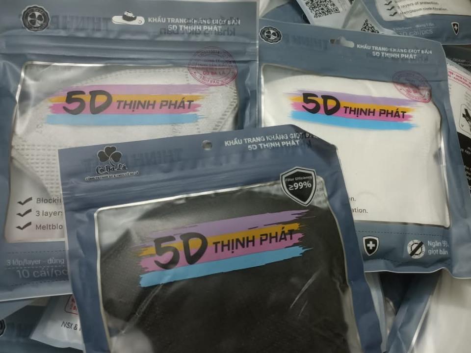 Khẩu trang trắng 5D Thịnh Phát (100c)-duoc-ban-tai-Linh Vân