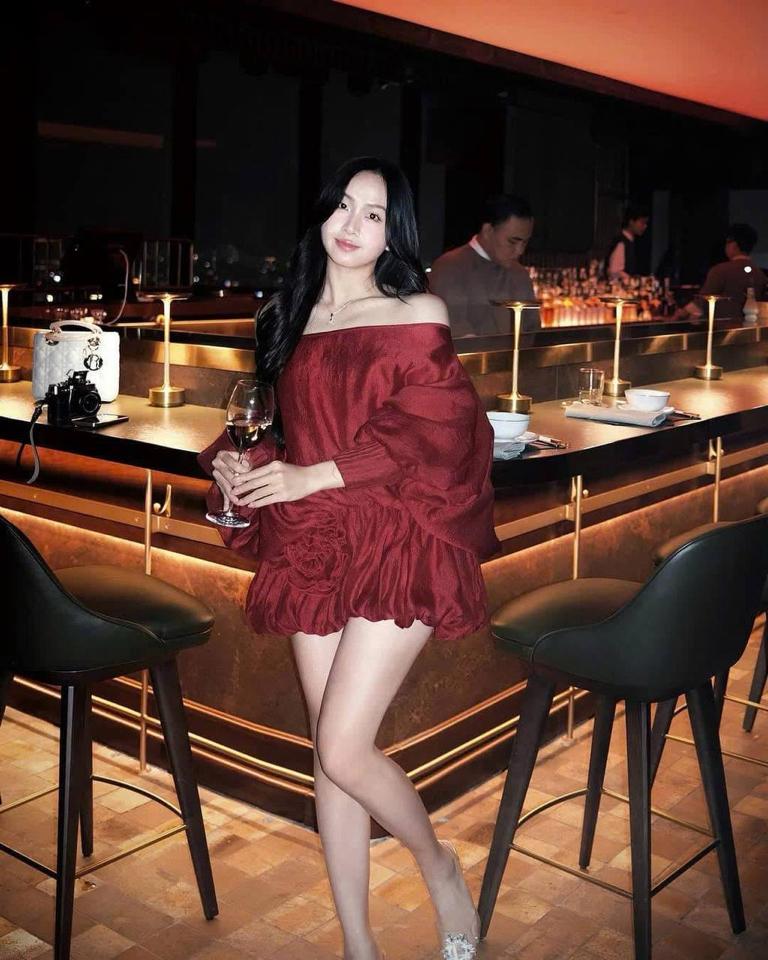 Đầm tơ bèo trễ vai form bí siêu đẹp-duoc-ban-tai-By.linhcam
