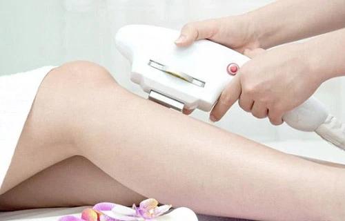 Triệt 1/2 chân-duoc-ban-tai-TRANG QUỲNH BEAUTY & SPA