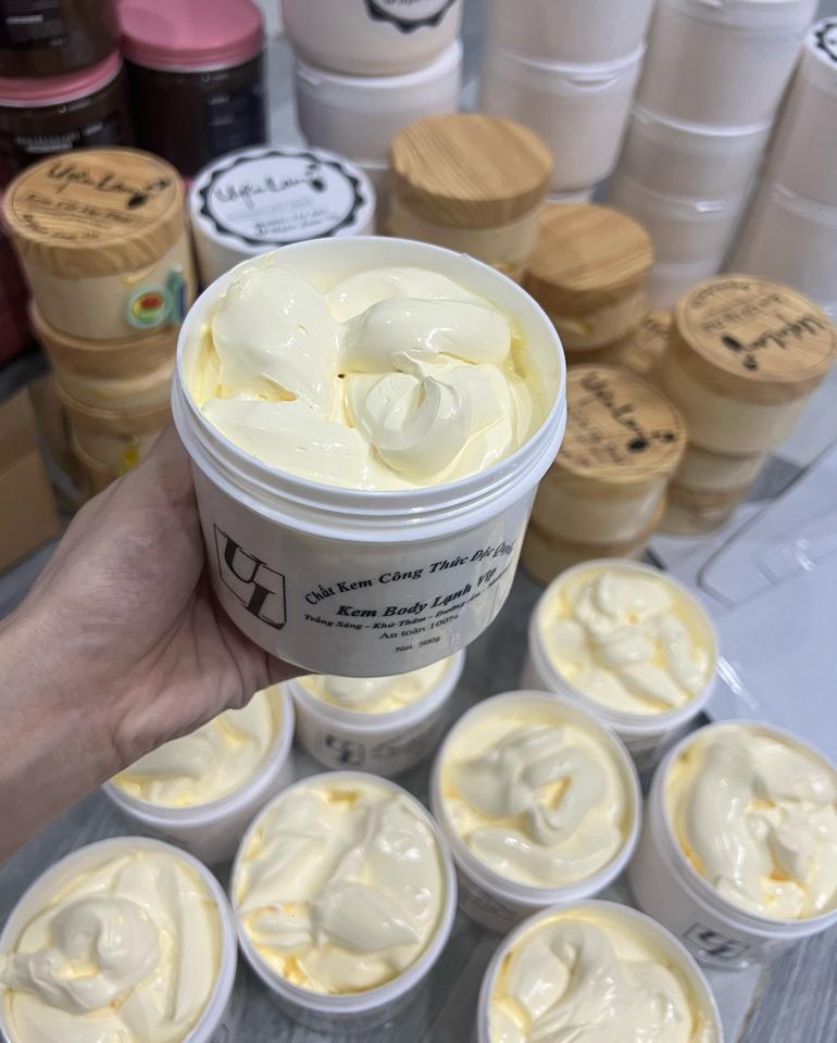 Kem Body Lạnh Vip ( 500g ) -duoc-ban-tai-Uyên Lam Cosmetics
