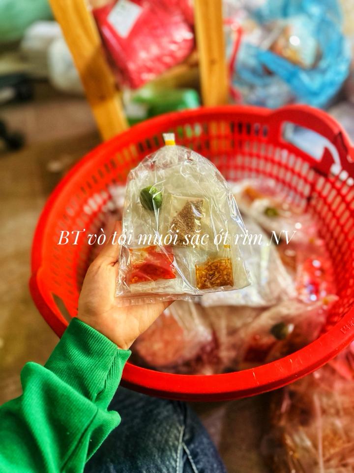 10b Bánh tráng vò tỏi ớt rim ( kèm tắc)-duoc-ban-tai-Ngoc Vang Banh Trang
