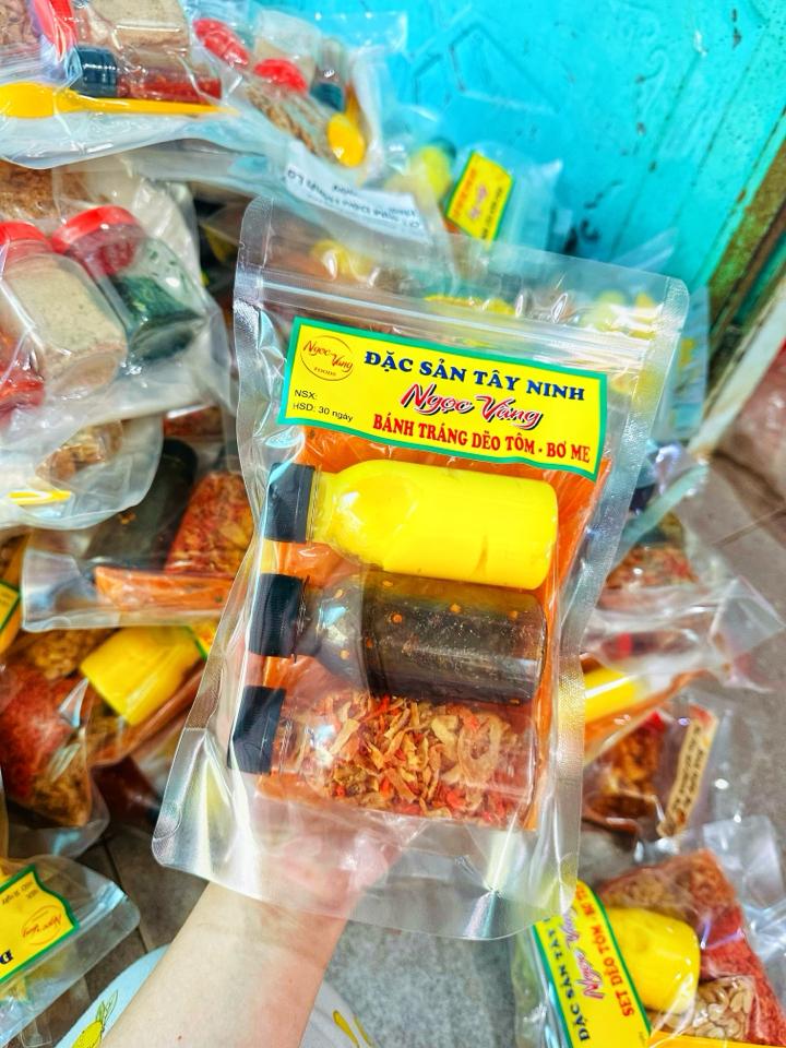Dẻo tôm bơ me-duoc-ban-tai-Ngoc Vang Banh Trang