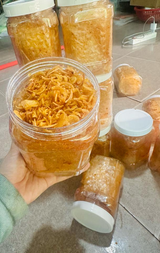 Bánh Tráng muối hành phi cay sỉ -duoc-ban-tai-Ngoc Vang Banh Trang