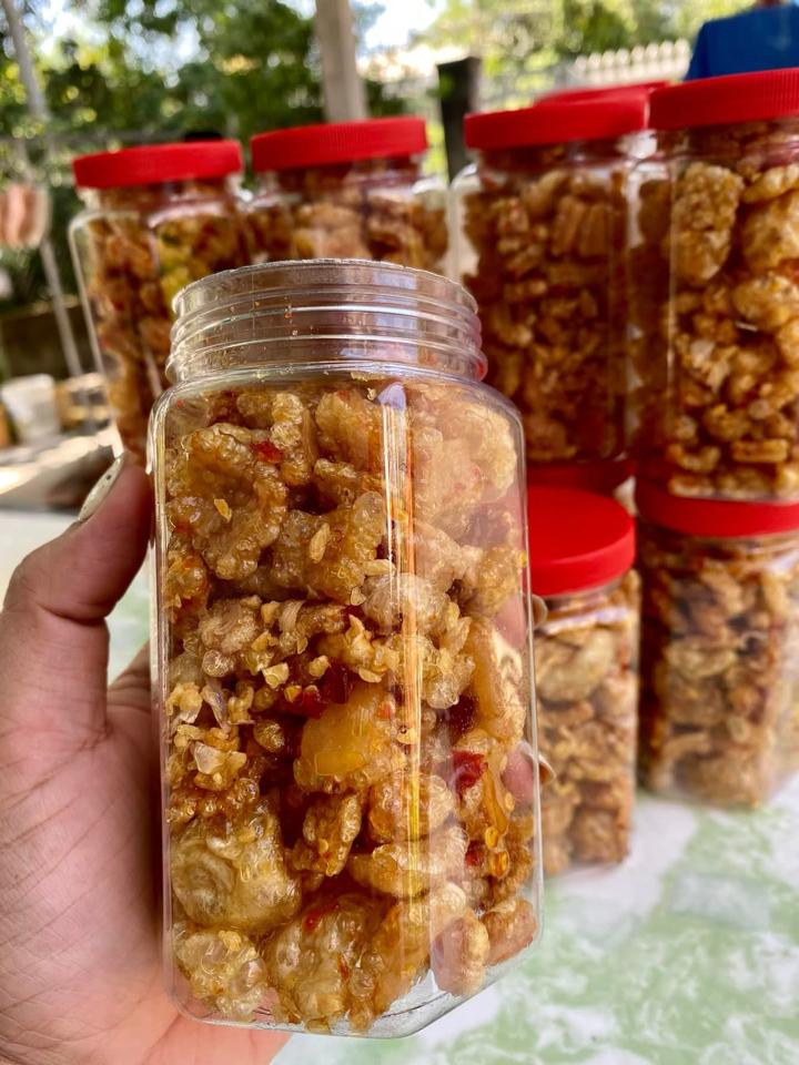 Da heo mắm tỏi-duoc-ban-tai-Ngoc Vang Banh Trang