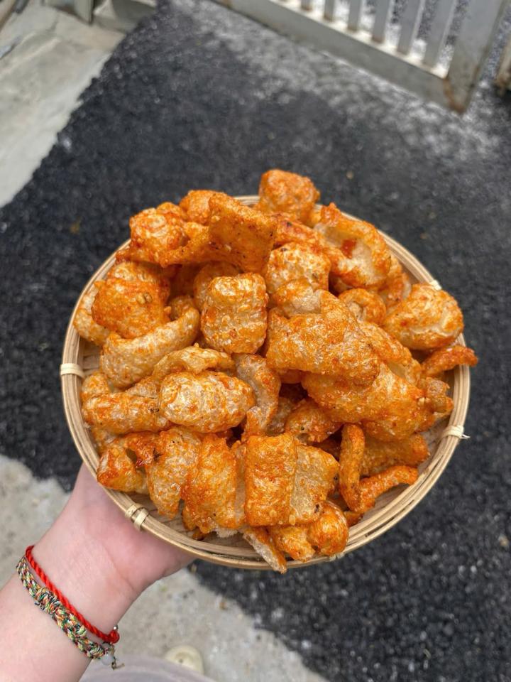 Da heo mắm tỏi-duoc-ban-tai-Ngoc Vang Banh Trang