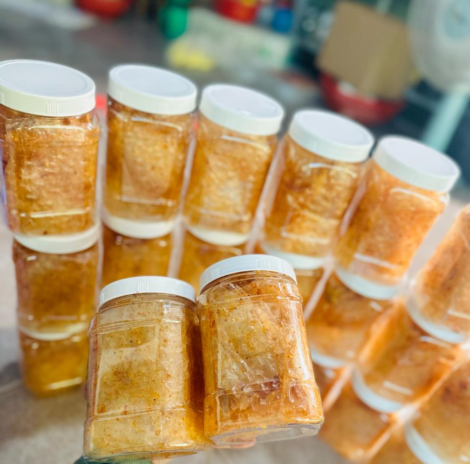 Bánh Tráng muối hành phi cay sỉ -duoc-ban-tai-Ngoc Vang Banh Trang