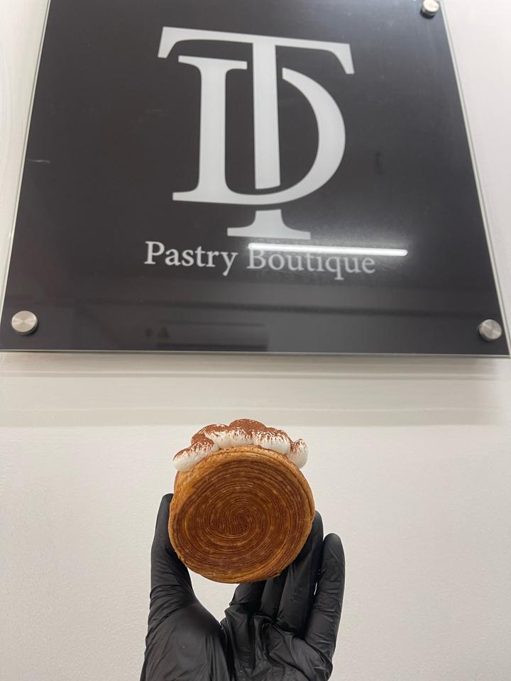(Kho) Tiramisu Roller-duoc-ban-tai-TD Pastry