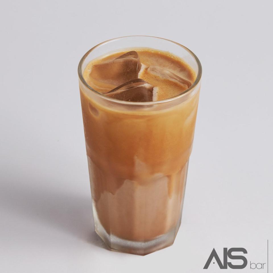 Chocolate-duoc-ban-tai-AIS bar