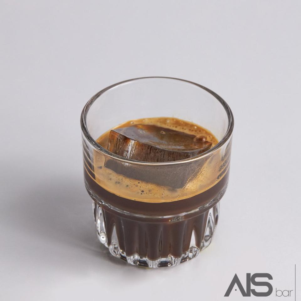 Đen đá/ nóng-duoc-ban-tai-AIS bar