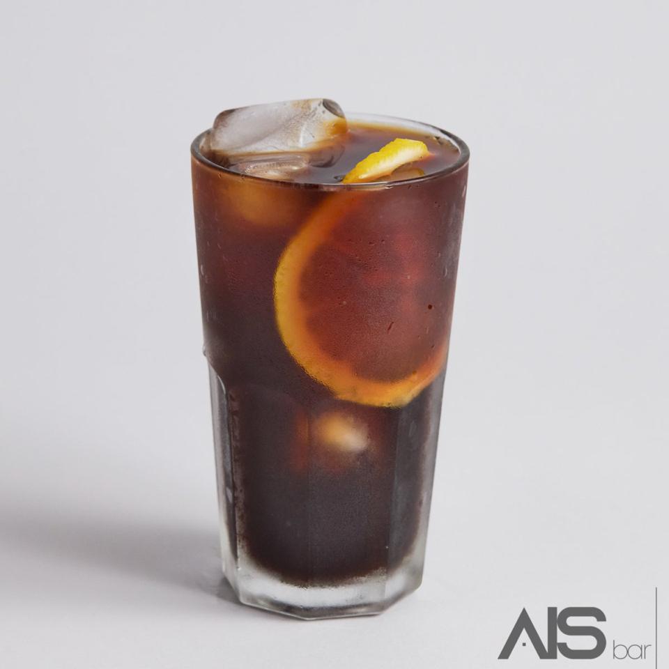 Cold brew-duoc-ban-tai-AIS bar