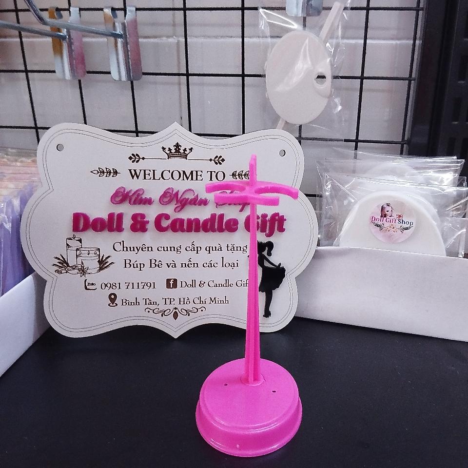 Phụ kiện búp bê Giá đỡ chân búp bê-duoc-ban-tai-Doll & Candle Gift