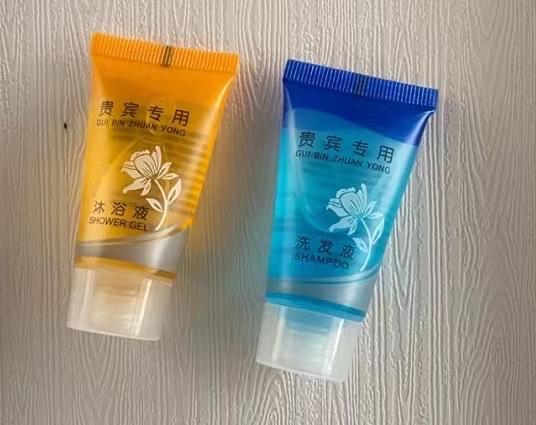 Vỏ nhựa 30ml trắng + dầu-duoc-ban-tai-Nga88 Bán Buôn Đồ Dùng Khách Sạn