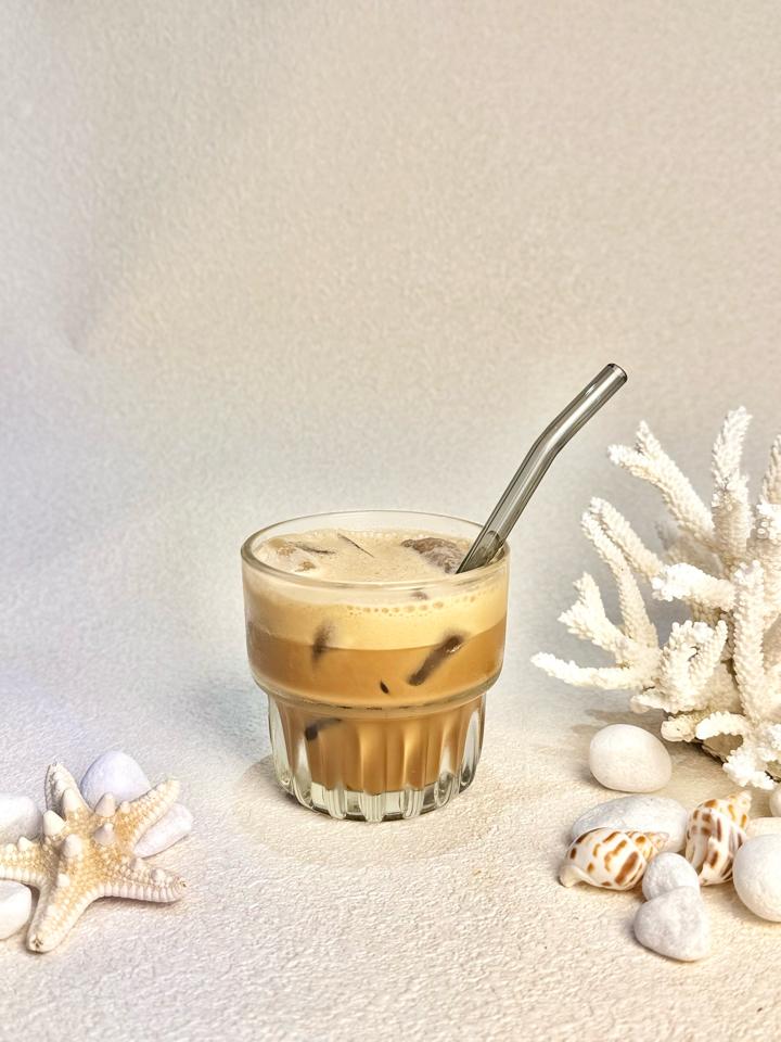 Cafe sữa(pha máy)-duoc-ban-tai-Yuna Coffee