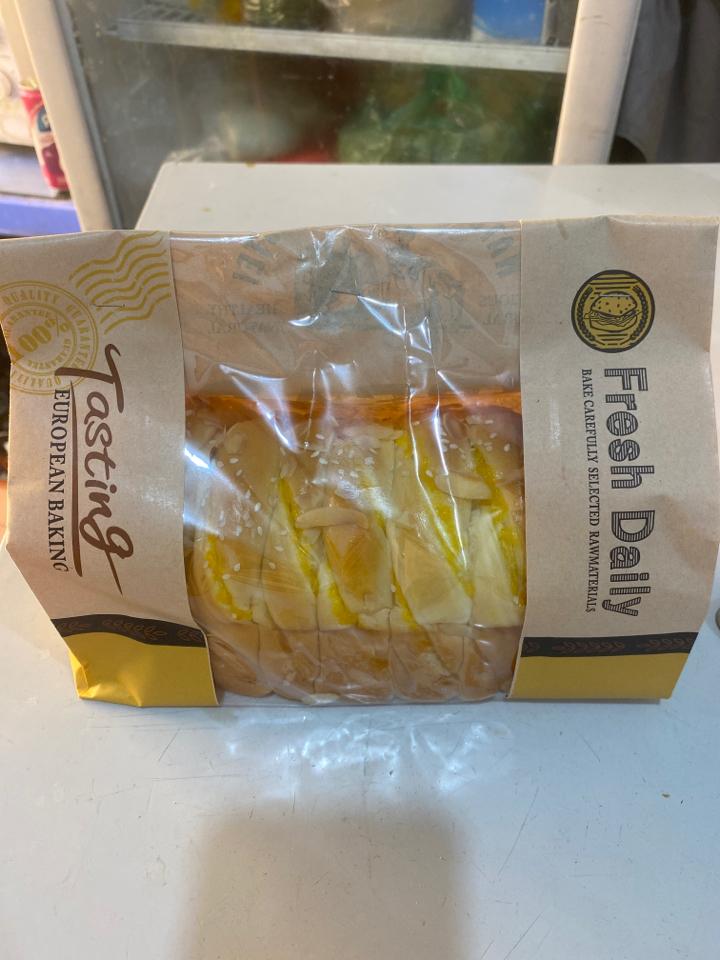 Hoa cúc Phô mai Cam-duoc-ban-tai-Anh Đức BAKERY