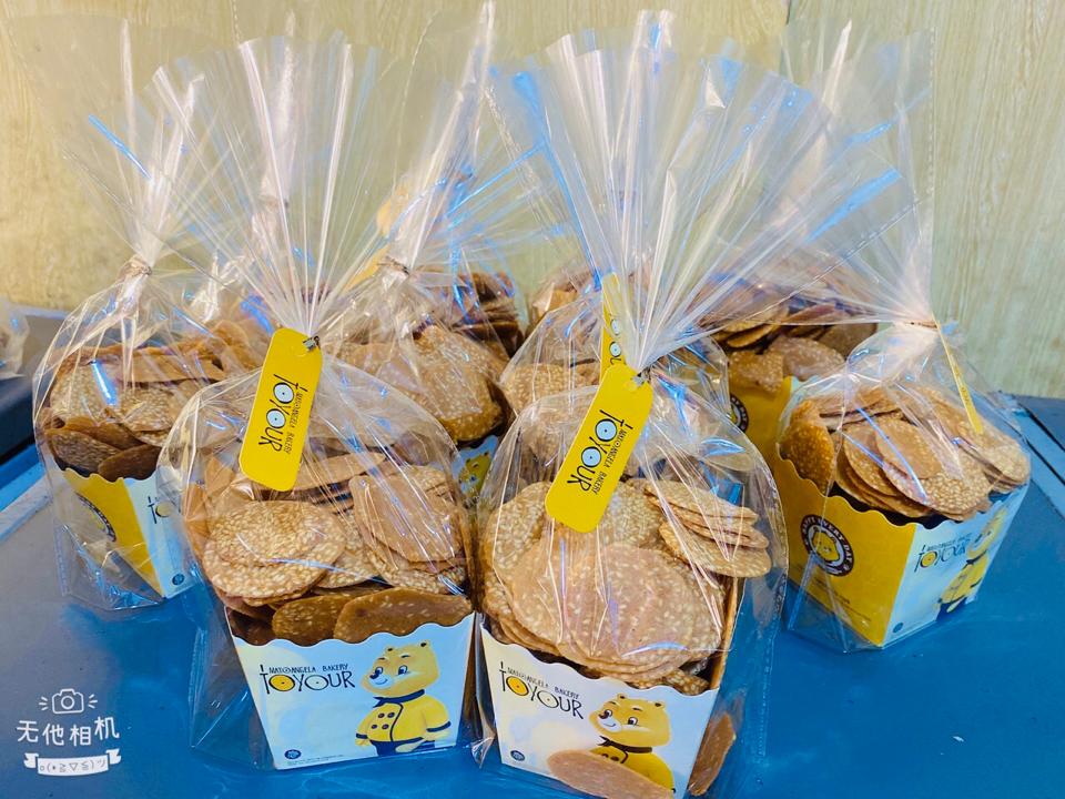 Bánh khô vừng giòn-duoc-ban-tai-Anh Đức BAKERY