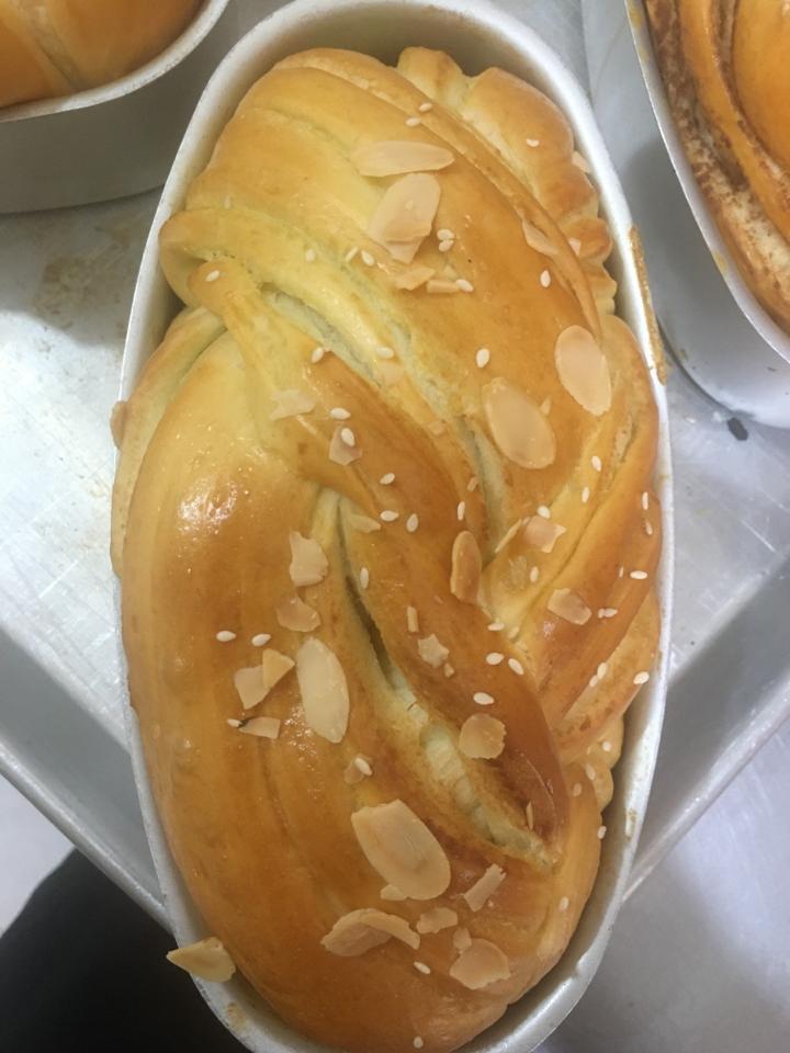 Hoa cúc đậu xanh-duoc-ban-tai-Anh Đức BAKERY