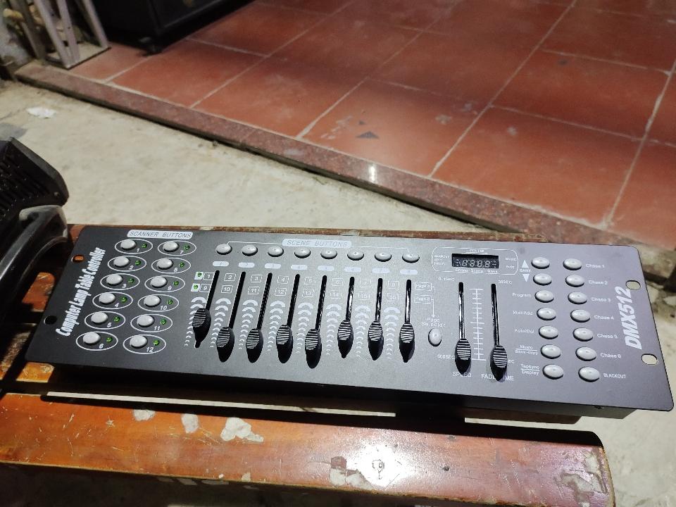 Bàn Điều Khiển Ánh Sáng DMX192-duoc-ban-tai-QUANG THUYÊN