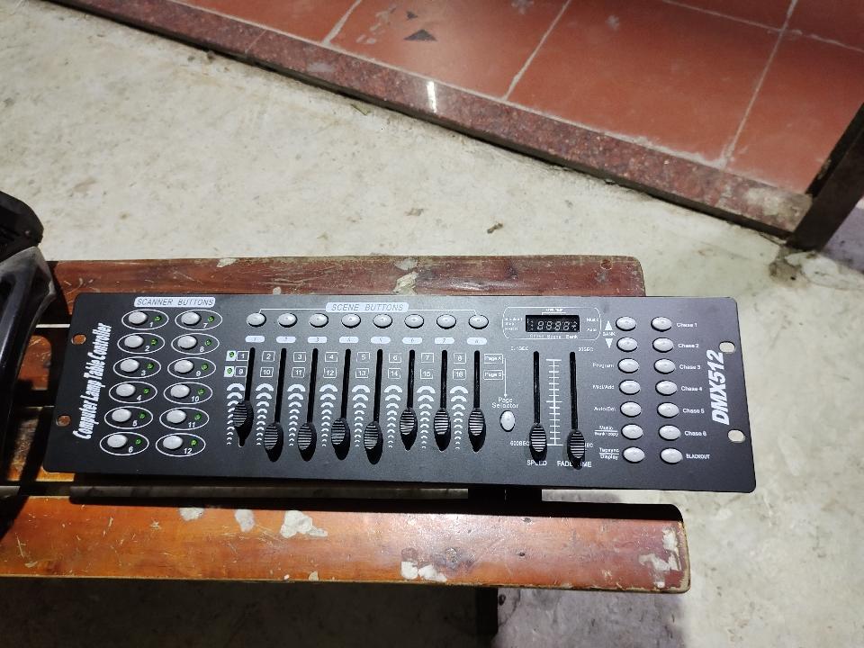 Bàn Điều Khiển Ánh Sáng DMX192-duoc-ban-tai-QUANG THUYÊN