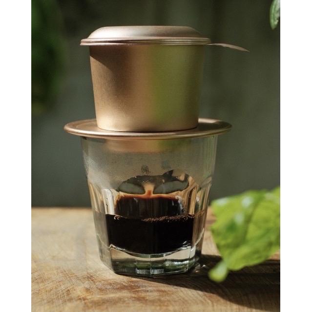 Cà phê đen pha phin-duoc-ban-tai-FA Coffee & Tea