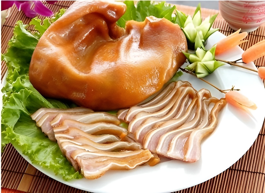 Tai heo ủ muối-duoc-ban-tai-Bếp sạch Việt