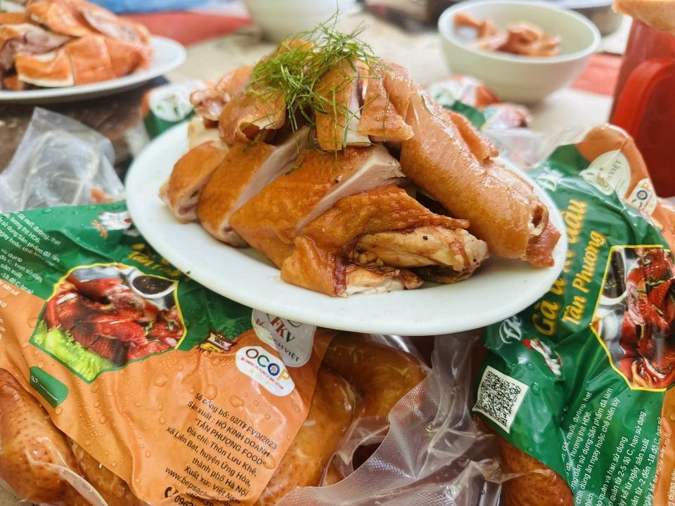 Gà ủ xì dầu nguyên con-duoc-ban-tai-Bếp sạch Việt