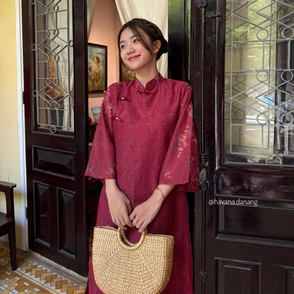 Áo dài đỏ-duoc-ban-tai-NhưNhư-Cho Thuê Đồ Áo