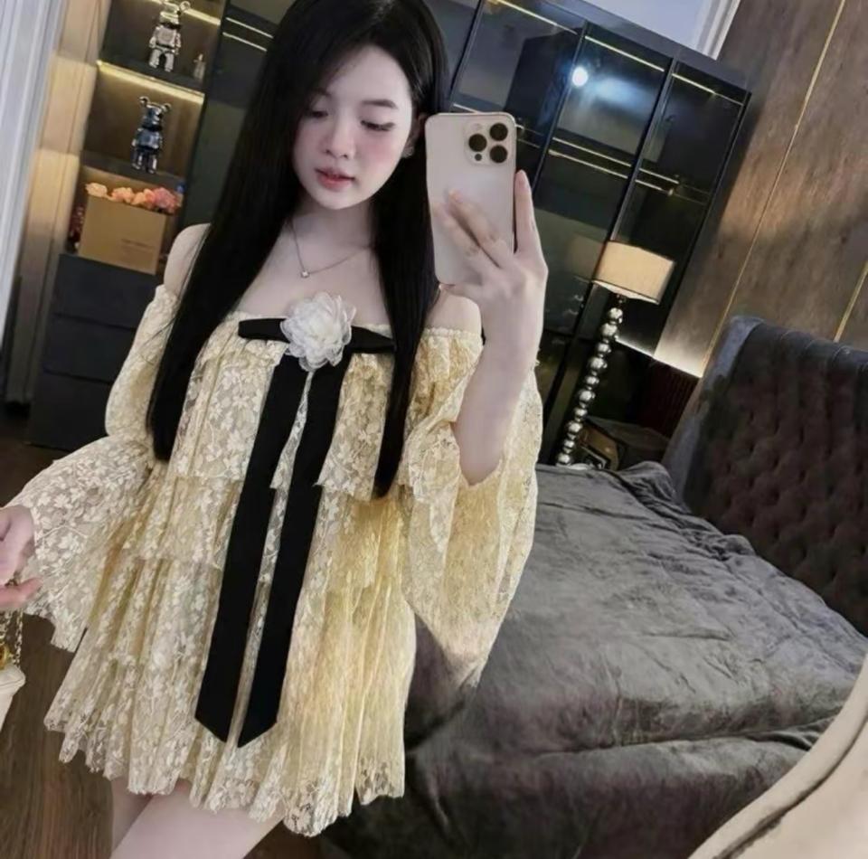 Váy trễ vai be-duoc-ban-tai-NhưNhư-Cho Thuê Đồ Áo
