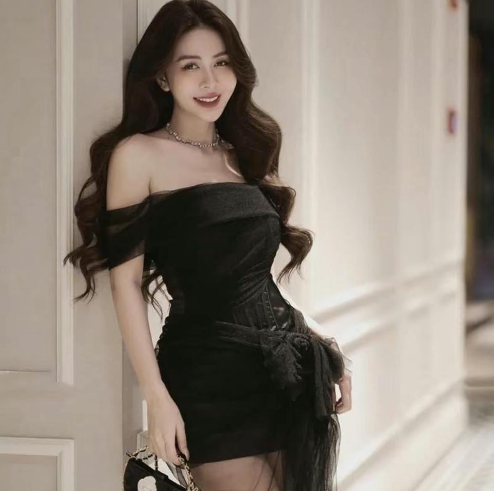 Váy đi tiệc đen lưới trễ vai-duoc-ban-tai-NhưNhư-Cho Thuê Đồ Áo