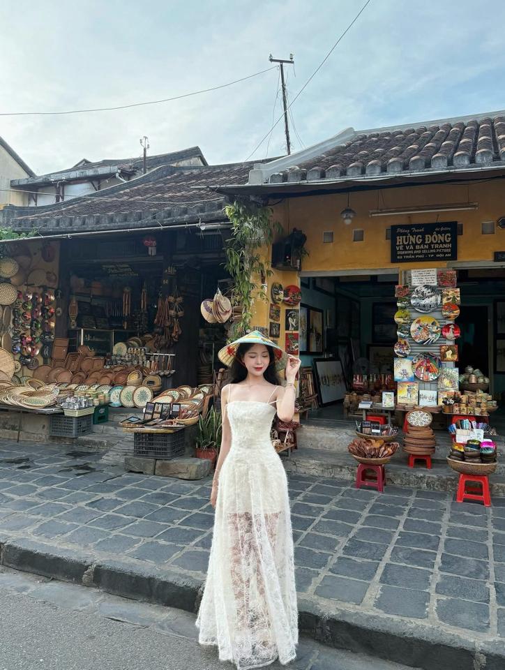 Váy dài trắng kem dây-duoc-ban-tai-NhưNhư-Cho Thuê Đồ Áo