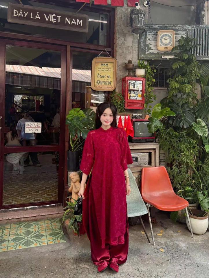 Áo dài đỏ -duoc-ban-tai-NhưNhư-Cho Thuê Đồ Áo