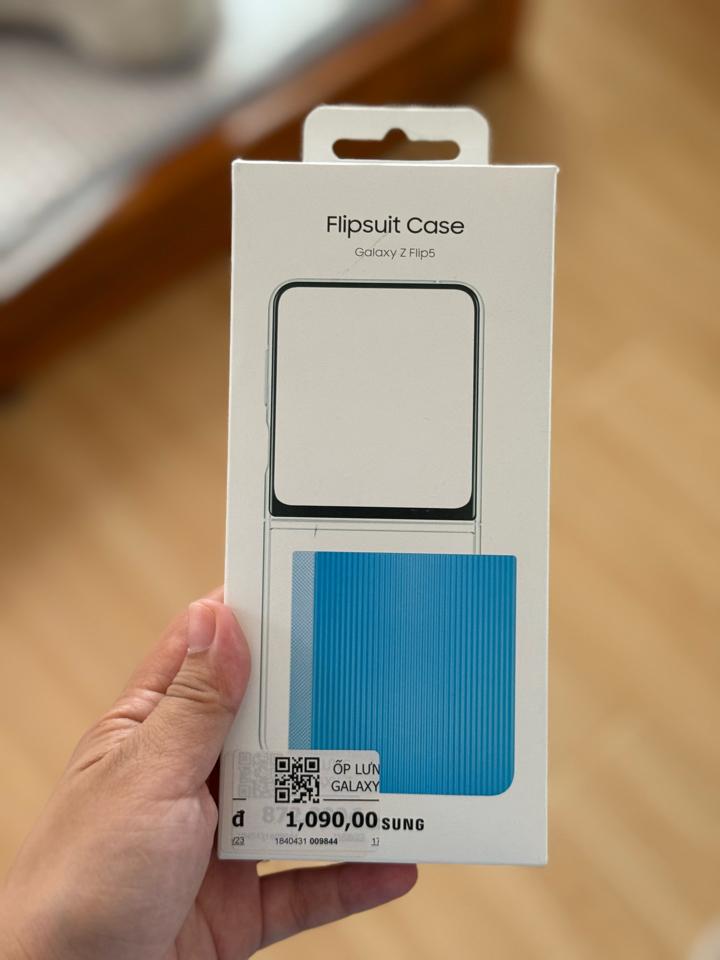 Ốp Samsung Zflip 5 trong suốt kèm 2 mặt lưng NFC 2Hand-duoc-ban-tai-Tin Tin coffee - Mạch Đông
