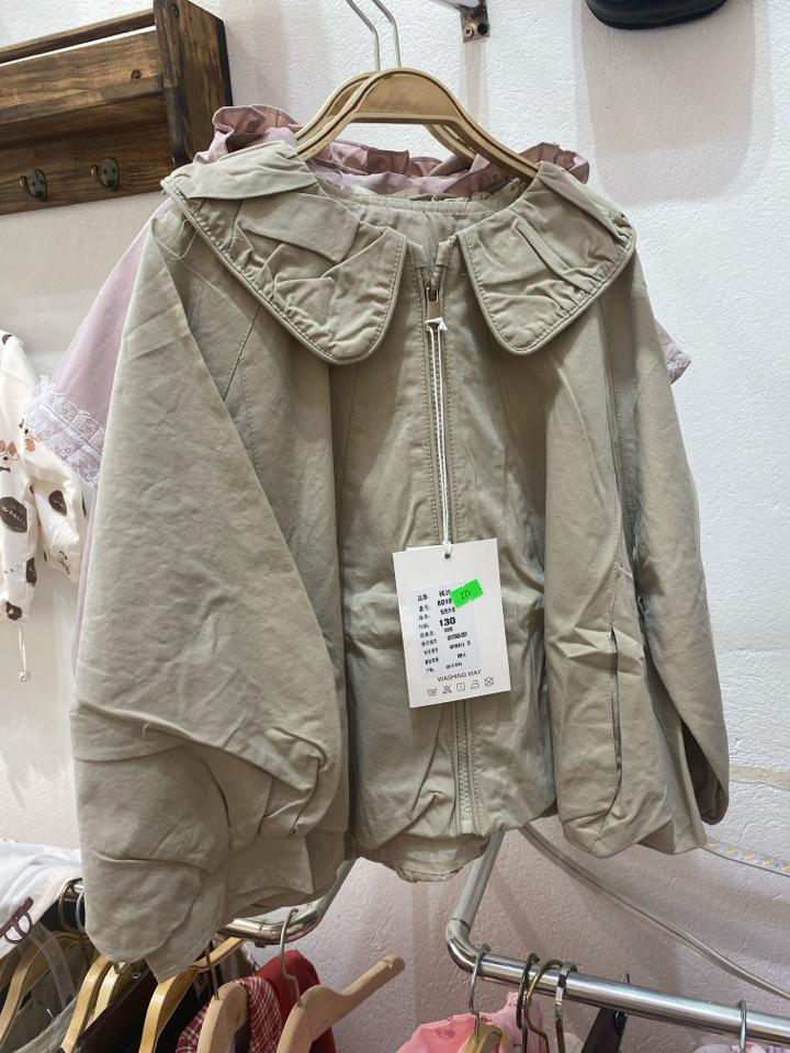 Khoác kaki-duoc-ban-tai-Cậu ấm cô chiêu