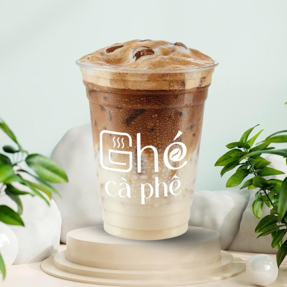 Cà phê Sữa Đá-duoc-ban-tai-Ghé Cà Phê