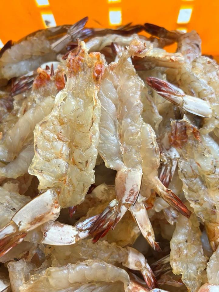 Tôm thẻ biển xẻ-duoc-ban-tai-Lâm hiên đức