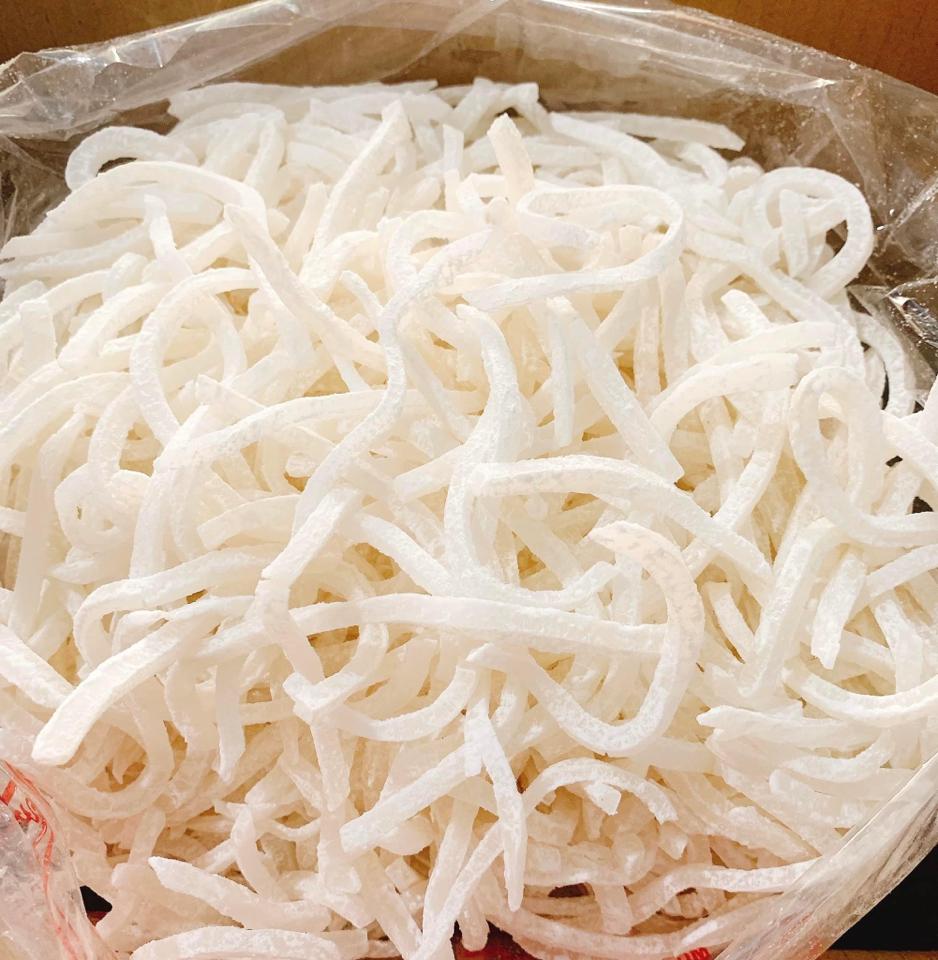 ☘️ Mứt dừa non Bến Tre 500gr-duoc-ban-tai-Hoàng Hoa _ Kho sỉ ăn vặt Bình Dương