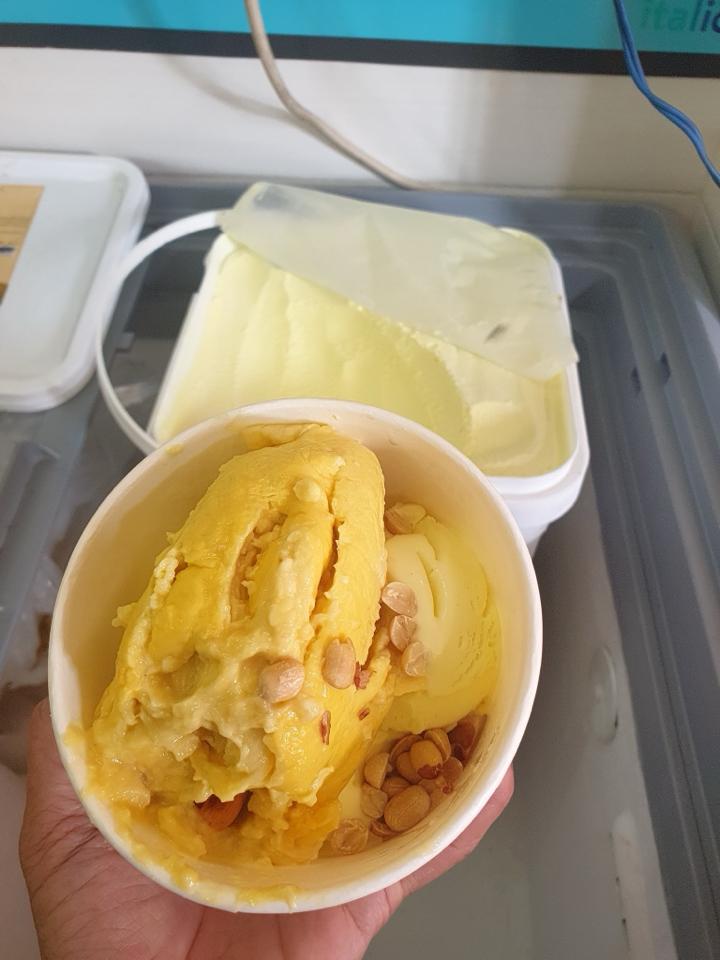Kem Sầu Riêng-duoc-ban-tai-Kem Thái Lan Mingo