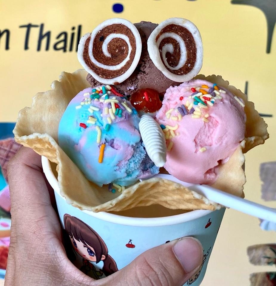 Kem Cầu Vồng-duoc-ban-tai-Kem Thái Lan Mingo