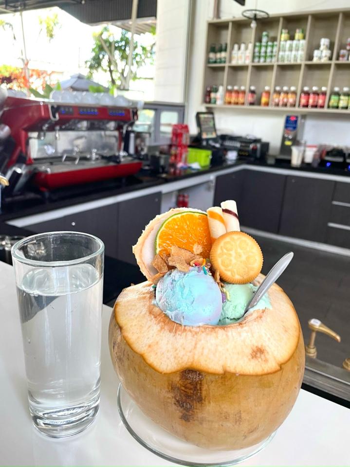 Kem Cầu Vồng-duoc-ban-tai-Kem Thái Lan Mingo