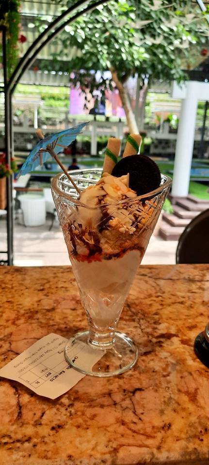 Kem Caramel-duoc-ban-tai-Kem Thái Lan Mingo