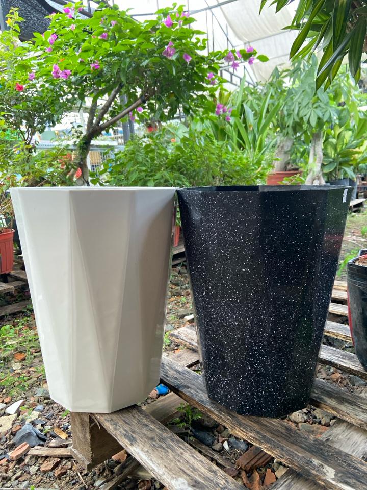 Chậu nhựa đứng vát xẻ 30x40cm-duoc-ban-tai-Nam Kim Garden