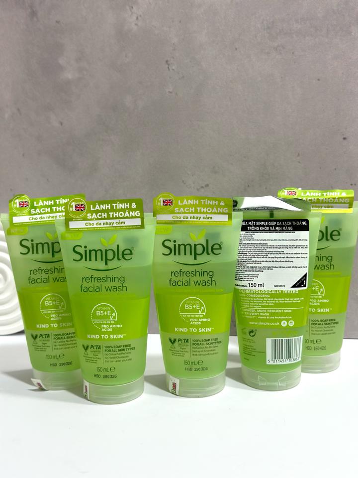 Sữa Rửa Mặt Simple Xanh Lá 150ml-duoc-ban-tai-Hoàng Lan - Mỹ Phẩm Chính Hãng