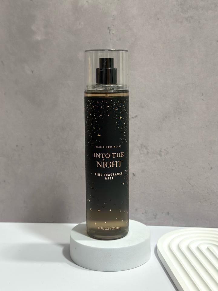 Xịt Body Bath & Body Works 236ml In To The Night-duoc-ban-tai-Hoàng Lan - Mỹ Phẩm Chính Hãng