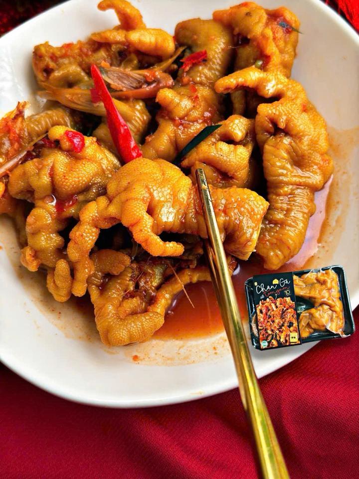 Chân gà Tomyum-duoc-ban-tai-Lê Lê Minimart