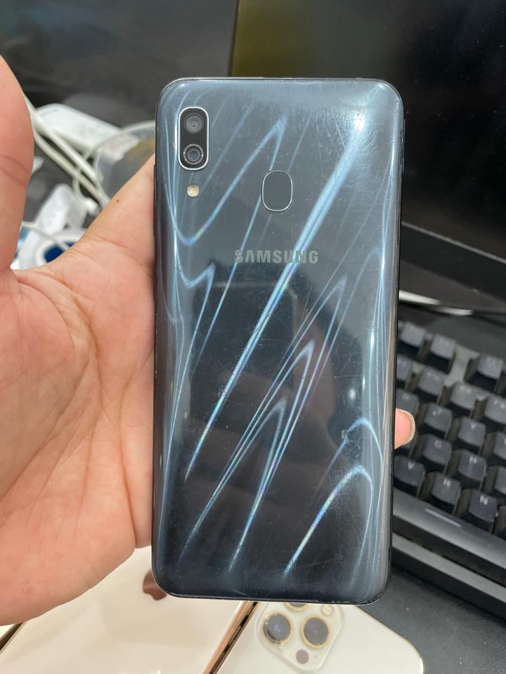 samsung A30 4/64 đen 525-duoc-ban-tai-Huấn Hải Hậu - thodienthoai.vn