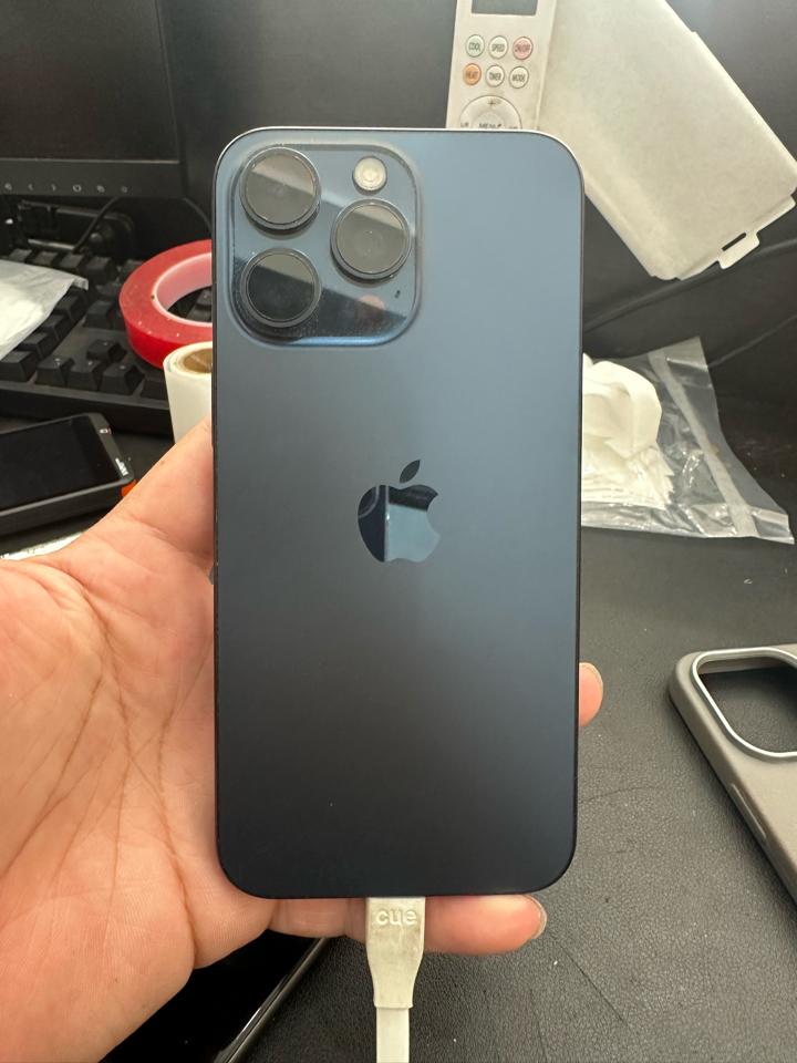 iPhone 15 ProMax 256G pin 95% màn GX xanh -duoc-ban-tai-HuấnĐT.VN - Điện Thoại Chất Giá Trị Thật